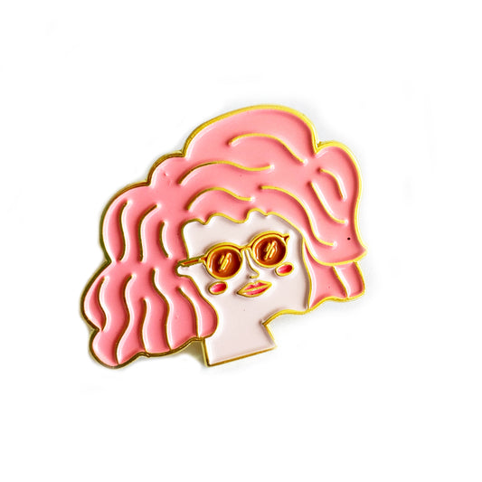 Pin Mujer pelo rosado